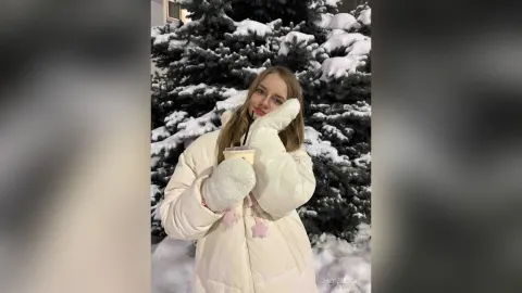 ChloeMillis — Will you come to warm me up?🤍