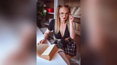 AmarisBlake — Tease Mode On