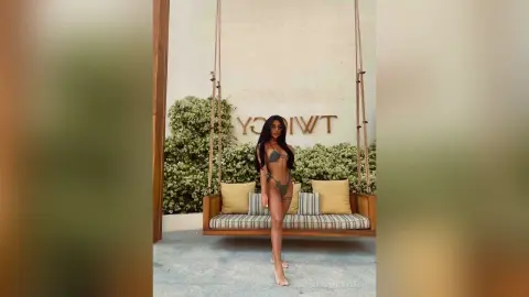 CassandraLeon — Hot As Hell.