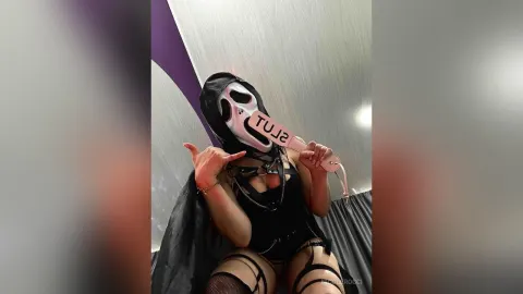 NicoleRocci — halloween started 