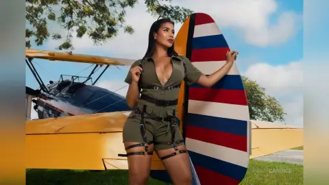 Candice — sexy pilot girl