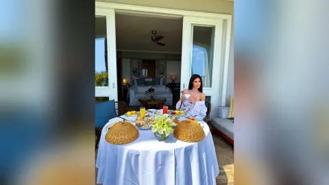 Missy — Breakfast time