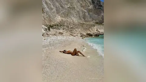 JasmineHille — Jass in Greece🇬🇷💙