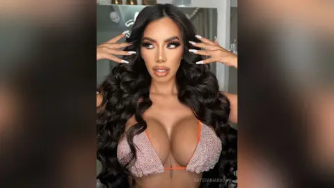 EstefaniaBrown — Level Up