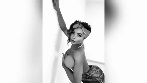BarbaraFerreira — 🤎 Imagine how I raise my jeans