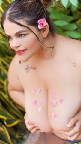 Sara_thompsom — Streamate Photos