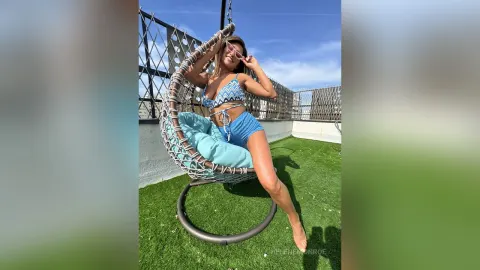 HeleneMonroe — Summer Vibes