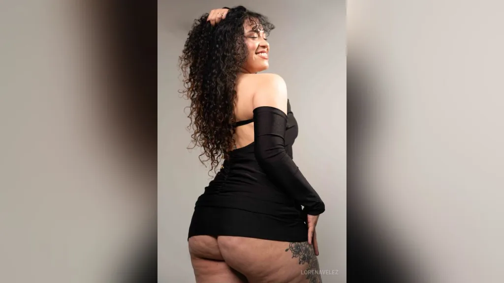 lorenavelez β A hot Colombian Latina π₯