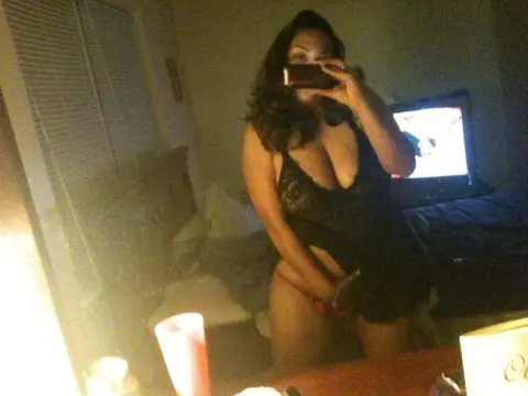 MommaCat37 — Streamate Photos