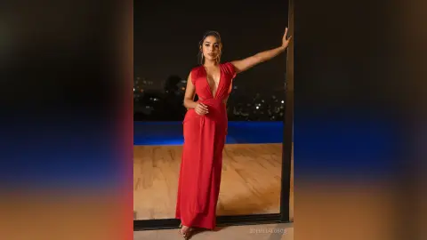 ZoeVillalobos — the queen of the night