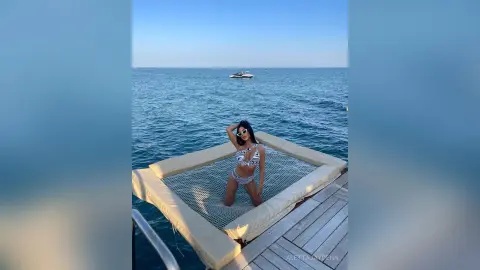 AlettaJaydenn — Holiday