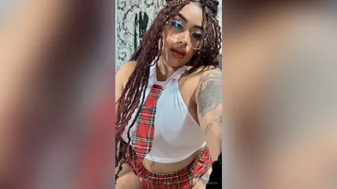 CattleyaBron — Very horno schoolgirl😈
