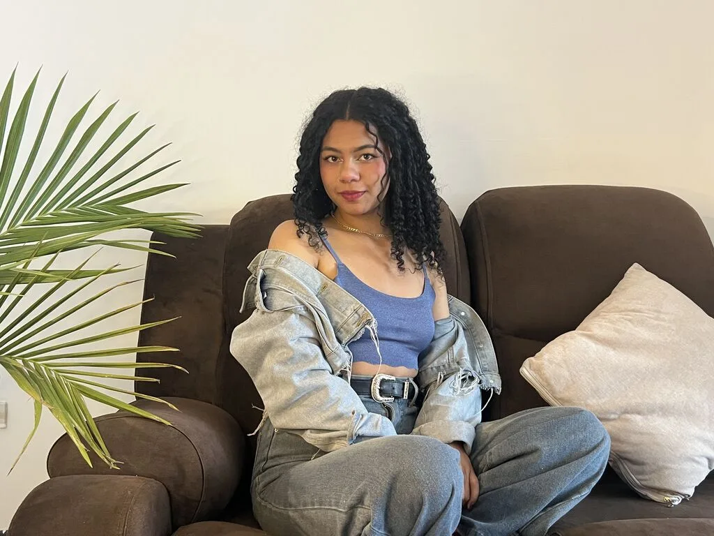 AfroditaAlissa — live cam