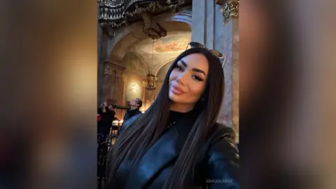 ErikaBonnie — Vacay❄️
