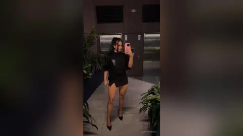 GabyFerrero — 🍷