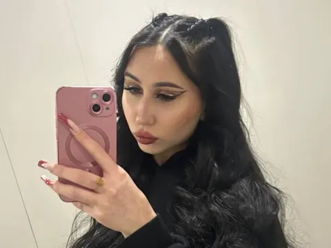 VeliaMcpherson cam model