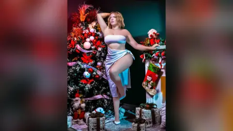AngelieeVoyer — Santa Can’t Resist ❄️
