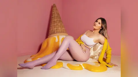 Kendall — Sexy Girl