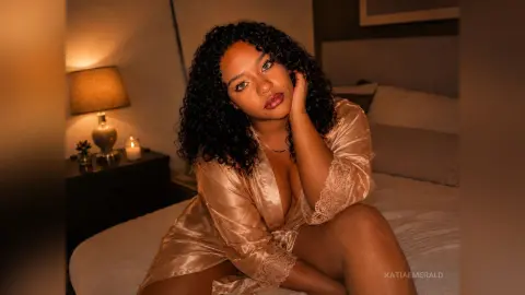 KatiaEmerald — Golden Naughty ✨🫦