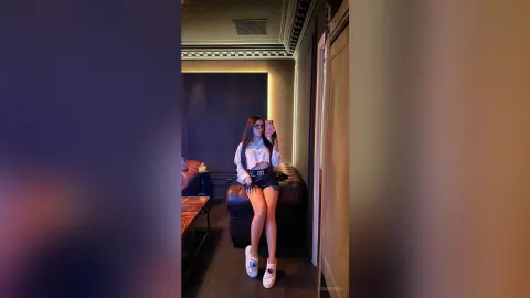 LisaBuda — Liselfie 🤳