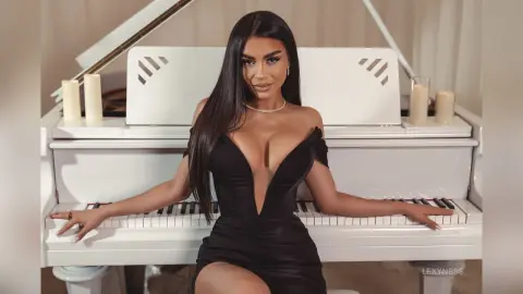 LexyNess — Festive Tease