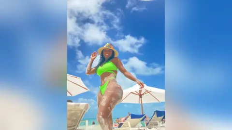 VivianaTaylor — .