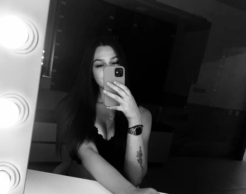 MissCrelly — Streamate Photos