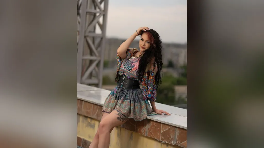 AnaissBratt β Rooftop Temptation ππ₯