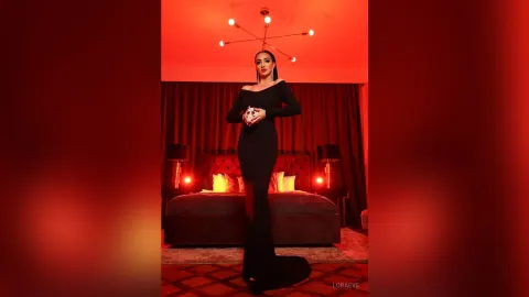 LoraEve — Divine! 