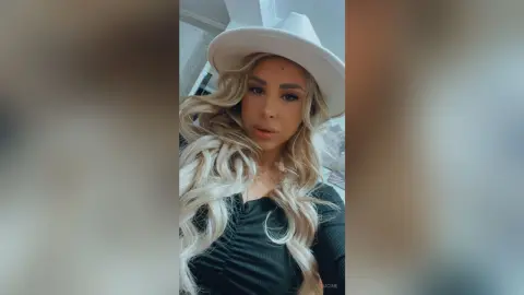 Lucine — Selfie Mood On 📸💋