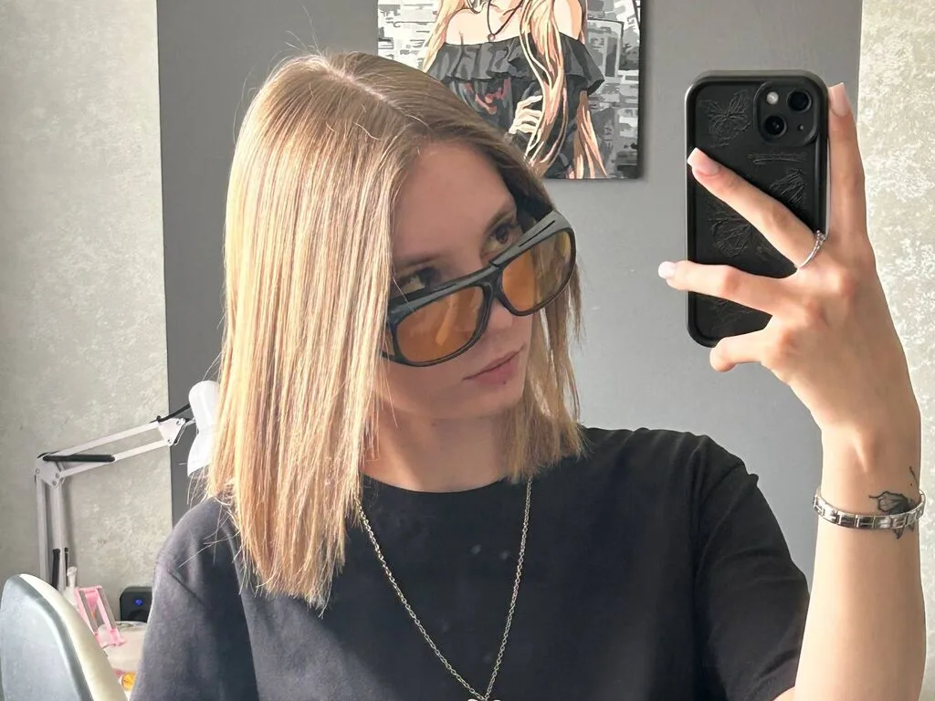 ElidaGonchoff — live cam