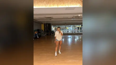 AliceHazel — I only go out to go to the gym🤭