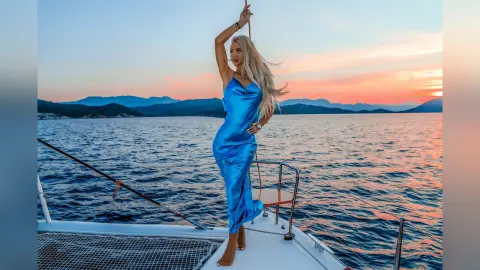 ErikaBonnie — Happy girl!
