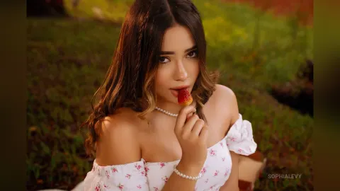 SophiaLevy — A date with me?👄❤️