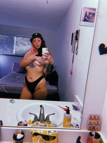 dying4dahlia — Streamate Photos
