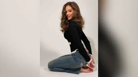 EvelynMills — I have great jeans 🤭😏