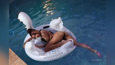 KayaBelle — Pool🏝️❤️