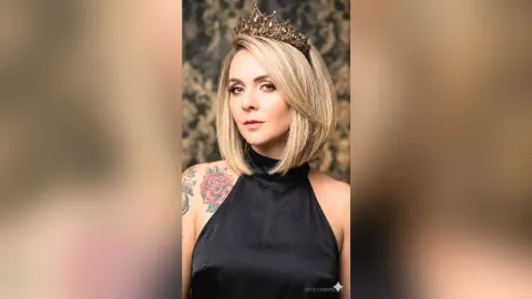VickyAndrews — Vicky 2026