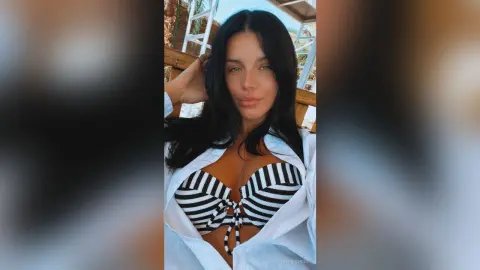 KylieRhode — Summerish🔥
