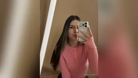 AmeliaPump — Selfie