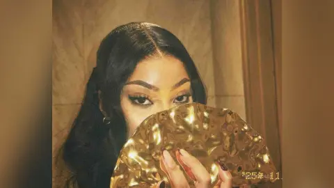GloriaCage — Seductive Eyes 