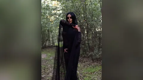 LoraEve — Halloween.
