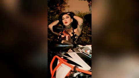 AlexHadid — You Drive me Crazy!