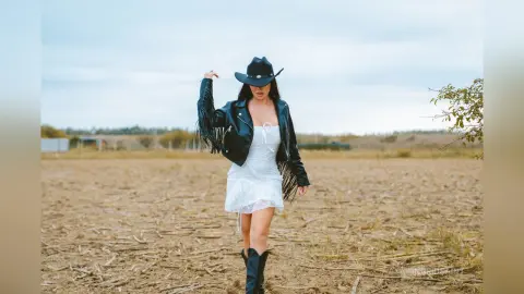 IngridSaint — Into the Wild