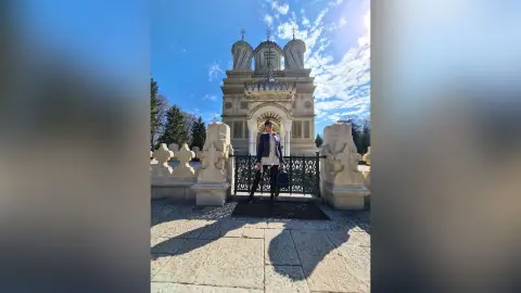 AnneKay — Trip   in Romania