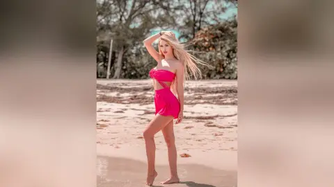 ErikaBonnie — I look delicious in Miami!