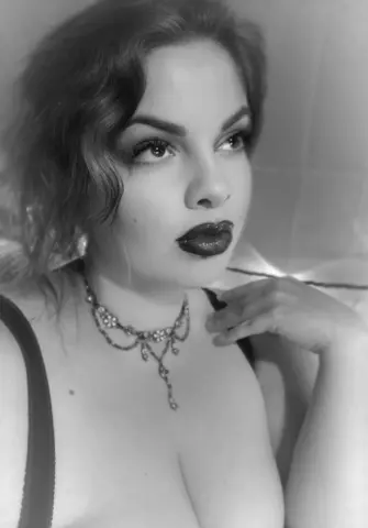 LaraValentine — Streamate Photos