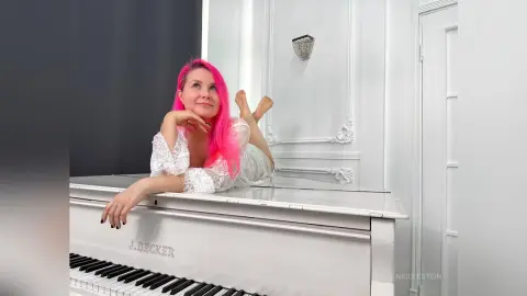 NicoleStein — ❤️❤️