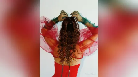 FloraWildy — red rose