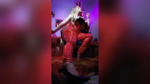 MeryGlass — Hot Christmas 🎄🎁🔥
